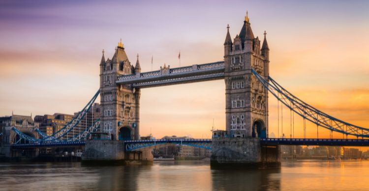Tower Bridge, Londres (Adobe Stock)