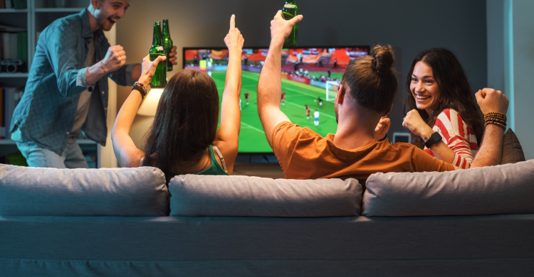 Cinco planes baratos que hacer con amigos en verano