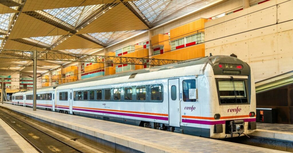 Este verano, viaja gratis en tren desde Barcelona a estos destinos