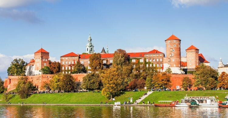 Colina de Wawel con vistas al castillo de Wawel, en Cracovia. (Adobe Stock)