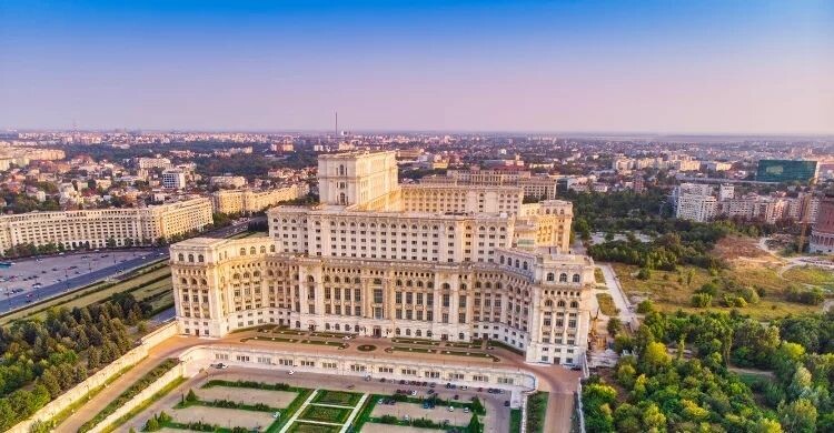 4 razones para visitar Bucarest, la pequeña París (Adobe Stock) 