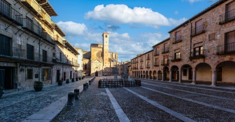 Aprovecha para visitar las diferentes ciudades, como Guadalajara, Cuenca o Ciudad Real. (Adobe Stock)