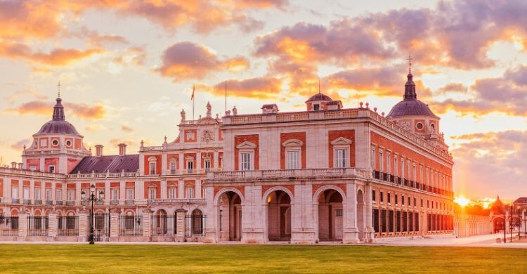 Aranjuez es una de las ciudades más bonitas de Madrid y uno de los destinos dónde mejor se come. (Adobe Stock)