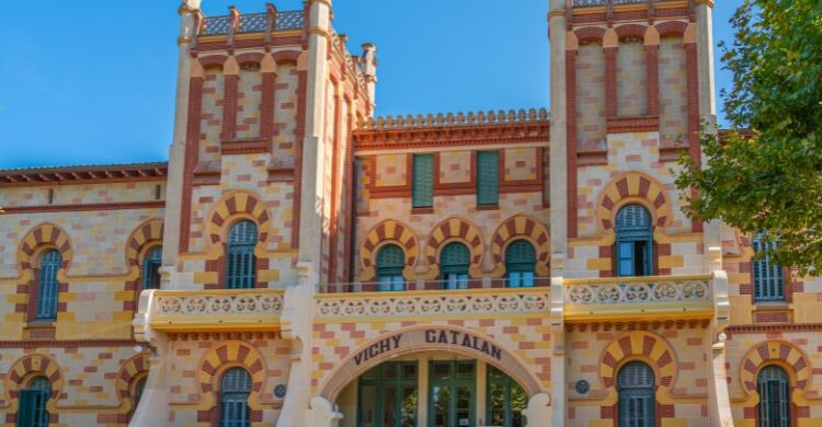 Entrada del SPA del Hotel Balneario Vichy Catalan, en Caldes de Malavella, Cataluña. (Adobe Stock)