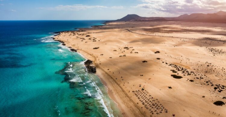 Grandes Playas de Corralejo, Fuerteventura), Islas Canarias. (Adobe Stock)