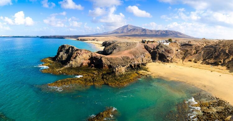 Playa del Papagayo, Lanzarote, Islas Canarias. (Adobe Stock)