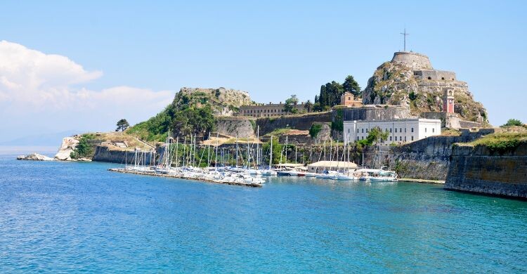 Recorre las antiguas fortificaciones de la isla de Corfú, las cuales se encuentran en la parte este de la ciudad. (Adobe Stock)