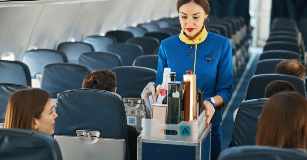 Consumo de alcohol en aviones: Los graves riesgos para la salud