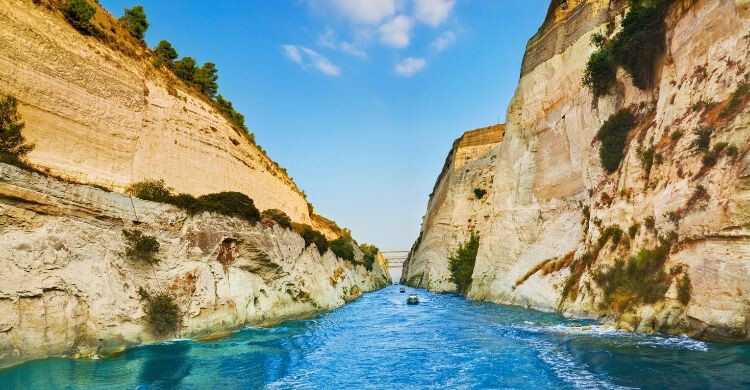 Canal de Corinto, en el Peloponeso, en Grecia. (Adobe Stock)