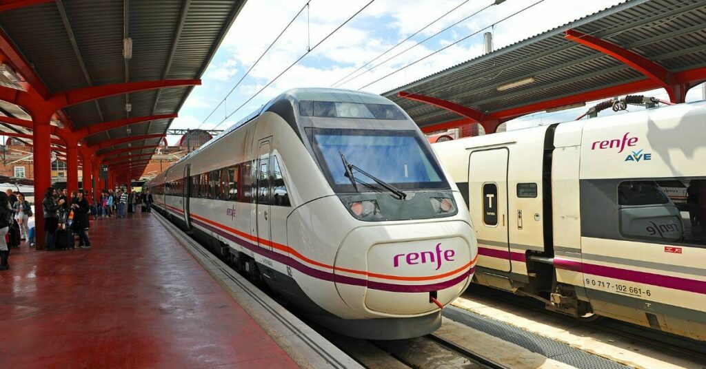 Caos en la estación de Chamartín: Pasajeros atrapados durante horas