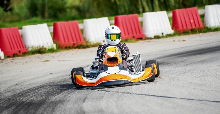 El Karting Rivas consta de un circuito al aire libre, Madrid. (Adobe Stock)