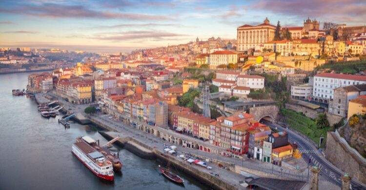 Guía de Oporto, el recurso que neceistas para explorar la ciudad (Canva)
