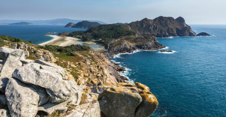 Islas Cíes en el Parque Nacional Marítimo-Terrestre de las Islas Atlánticas, Galicia, España. (Adobe Stock)