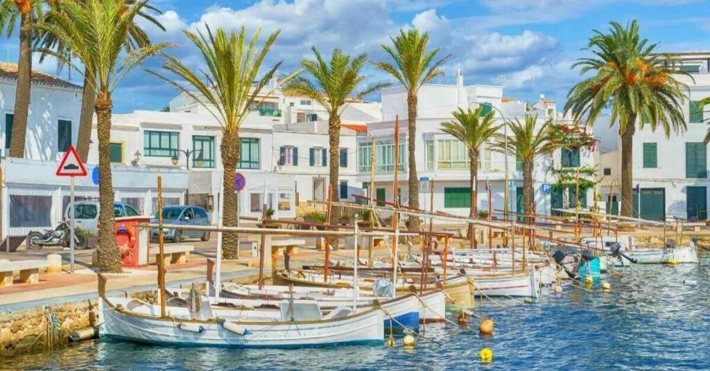 Sigue leyendo Los 8 pueblos más bonitos de Menorca