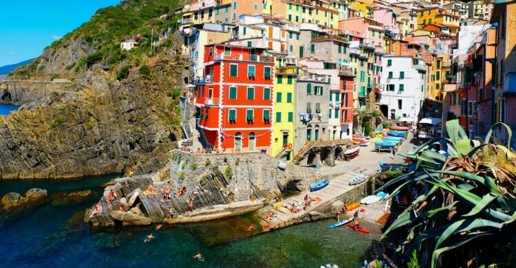 Riomaggiore (Adobe Stock)