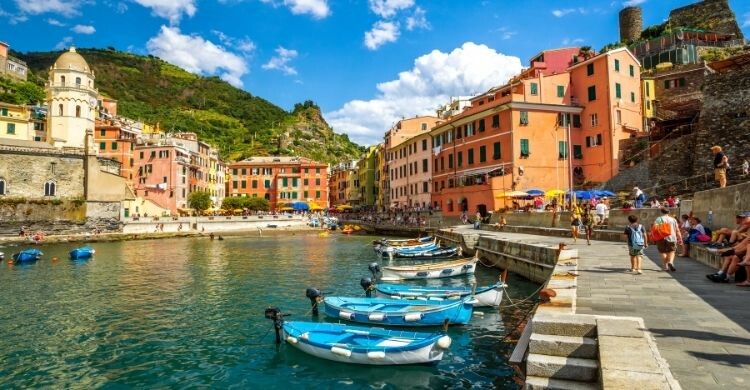 Vernazza (Adobe Stock)