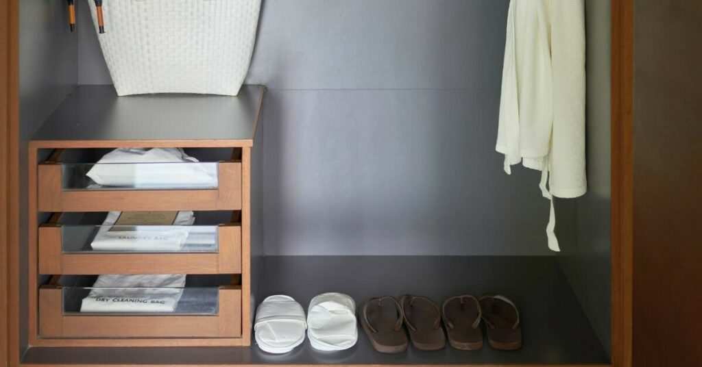 Sigue leyendo Un médico advierte por qué no deberías usar las cómodas de los hoteles