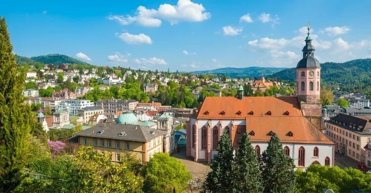 Baden-Baden en la Selva Negra en Alemania (Adobe Stock)
