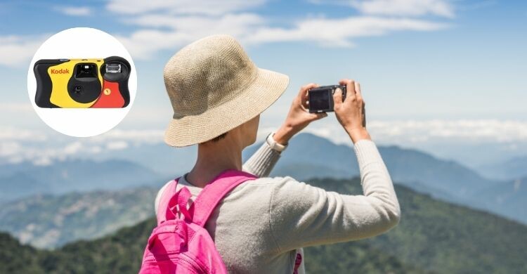 Cámara Kodak desechable (Canva y Amazon)