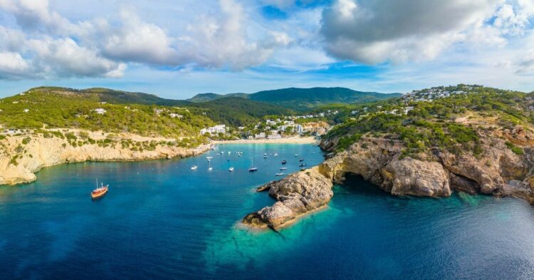 Escápate a Ibiza: Vuelos de ida y vuelta desde 25€