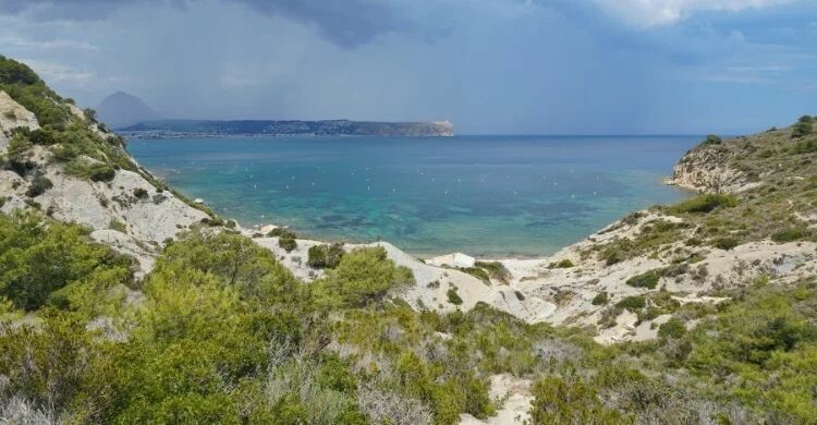 Cala Sardinera en Jávea (Adobe Stock)
