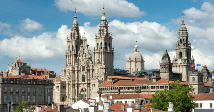 Escápate a Santiago de Compostela: Vuelos de ida y vuelta desde 38€