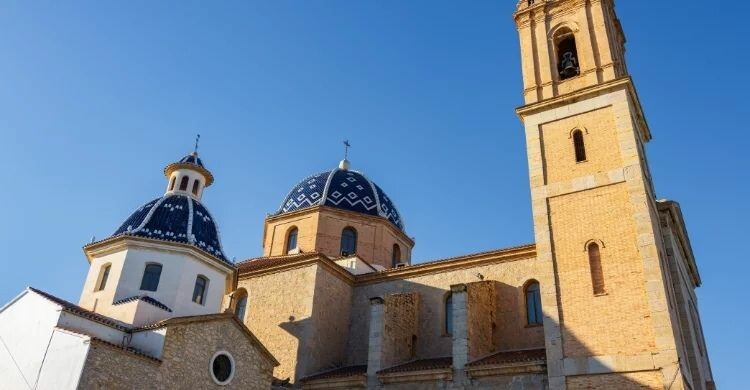 Iglesia de Nuestra Señora del Consuelo en Altea (Adobe Stock)