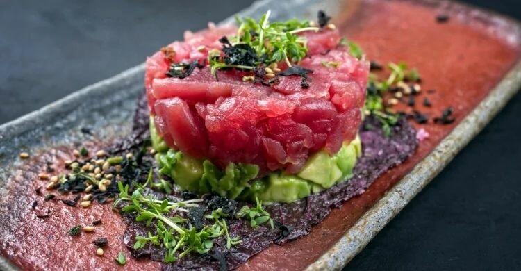 Restaurante La Sal en Zahara de los Atunes (Adobe Stock)
