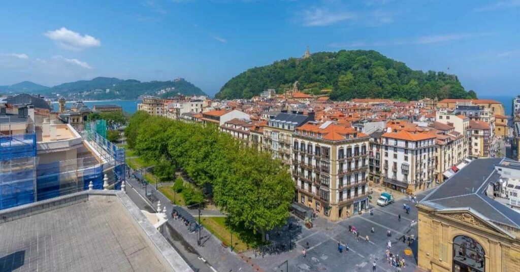Sigue leyendo 20 lugares imprescindibles que ver en San Sebastián en 2024
