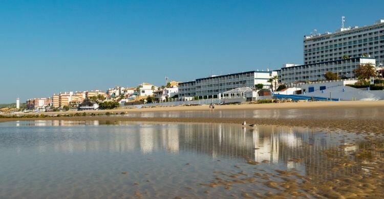 Los 4 pueblos más bonitos de España para visitar en septiembre (Adobe Stock)
