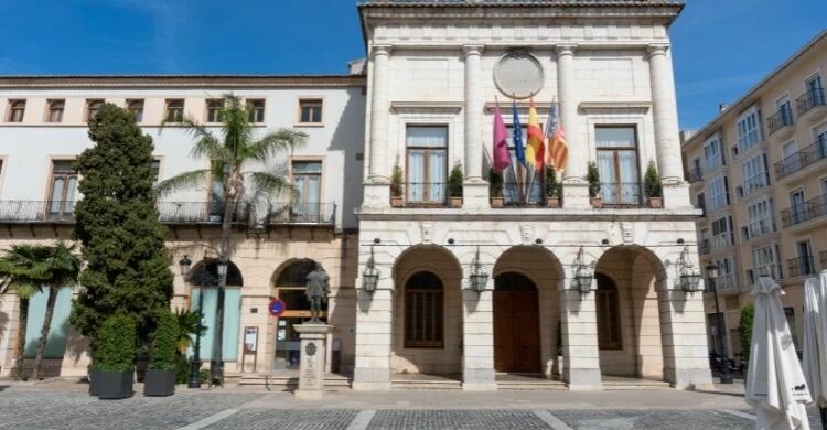 Plaza Mayor de Gandía (Adobe Stock)