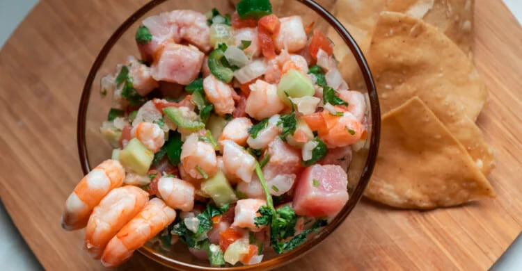 Prueba los cebiches en los restaurantes venezolanos (Canva)