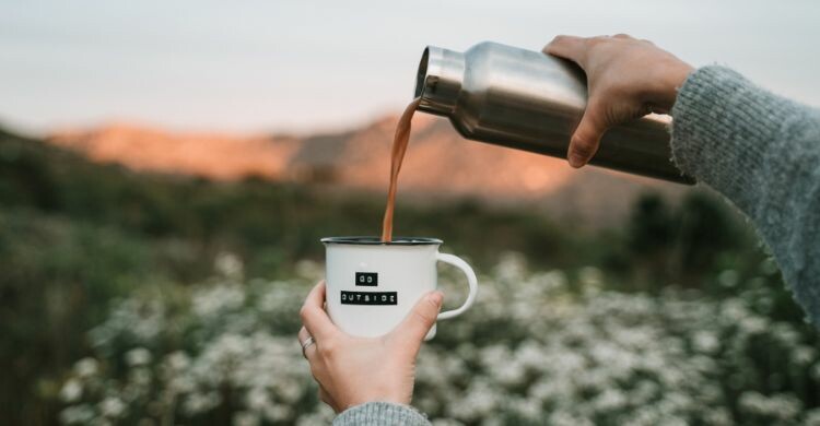 Cafetera portátil (Canva)