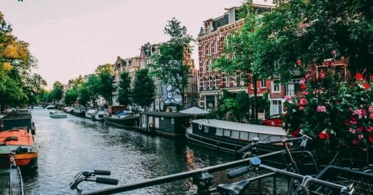 Escápate a Ámsterdam: Vuelos de ida y vuelta desde 72€