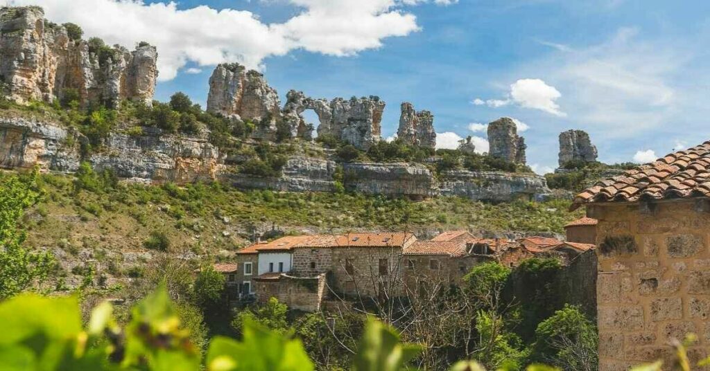 Sigue leyendo Guía completa de Orbaneja del Castillo: Todo lo que debes ver