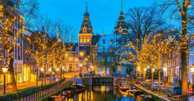 Escápate a Ámsterdam: Vuelos de ida y vuelta desde 83€