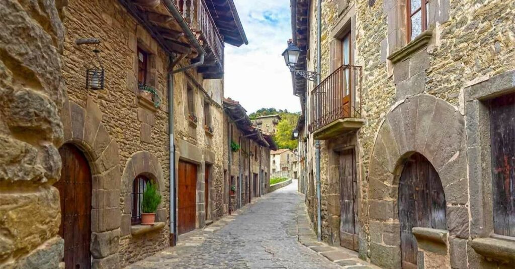 Sigue leyendo Los 4 pueblos medievales más bonitos de España
