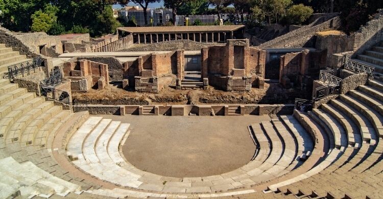 Anfiteatro romano en Pompeya (Adobe Stock)