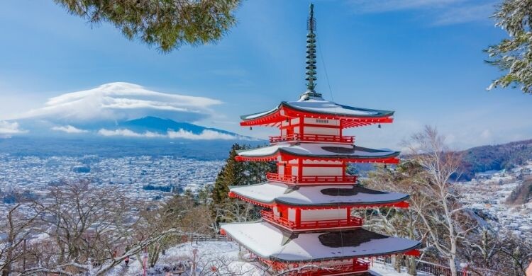 Chureito Pagoda, KLM (Adobe Stock)
