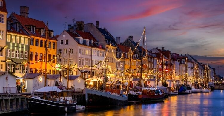 Copenhague en Navidad (Adobe Stock)