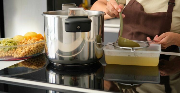 La Casa de Cristal sirve el cocido madrileño a dos vuelcos