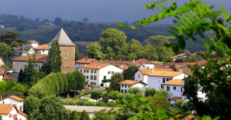 El tren de Sare hace un recorrido a través de la naturaleza