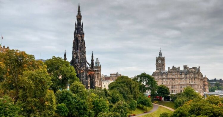 Escápate a Edimburgo: Vuelos de ida y vuelta desde 65€