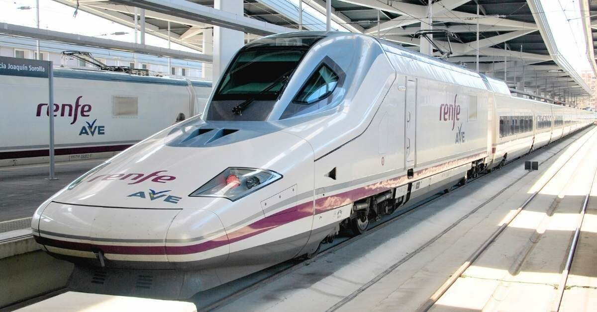 Renfe lanza billetes desde 7€ por el Black Friday (AdobeStock)