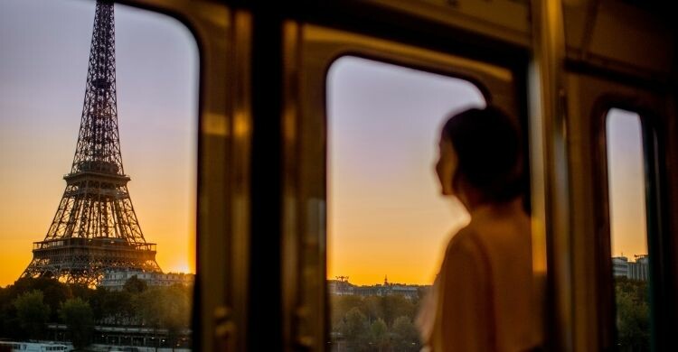 Viajar en tren a Francia (Adobe Stock)