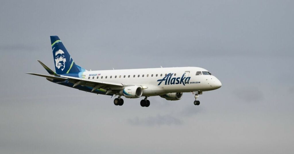 Sigue leyendo Impactante vídeo: Una pasajera abre la puerta de emergencia de un avión y camina por el ala