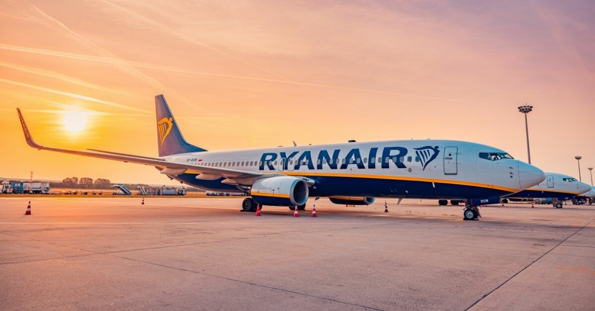 Ryanair lanza ofertas en sus vuelos desde solo 17,99€ para este verano (Adobe Stock)