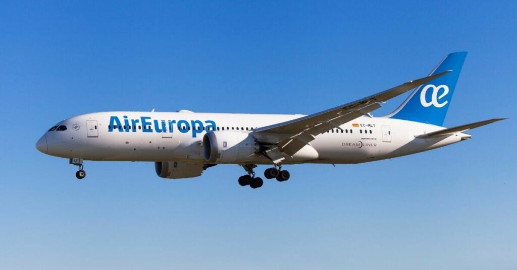 Air Europa lanza vuelos desde 20€ para viajar en Semana Santa 2025