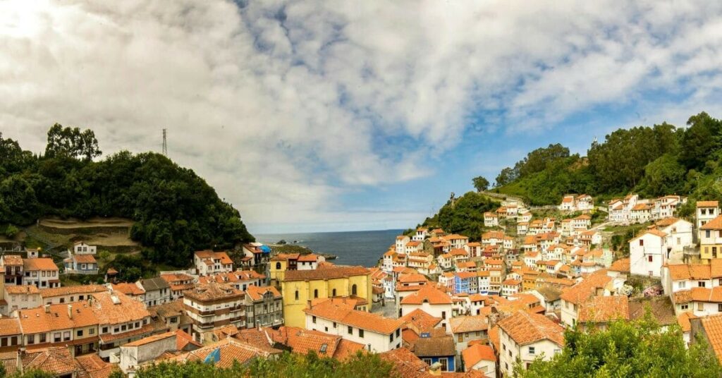 Sigue leyendo Los 10 pueblos de España más bonitos para visitar en primavera