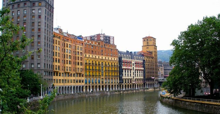 Bilbao es una de las ciudades más visitadas de España (Canva)